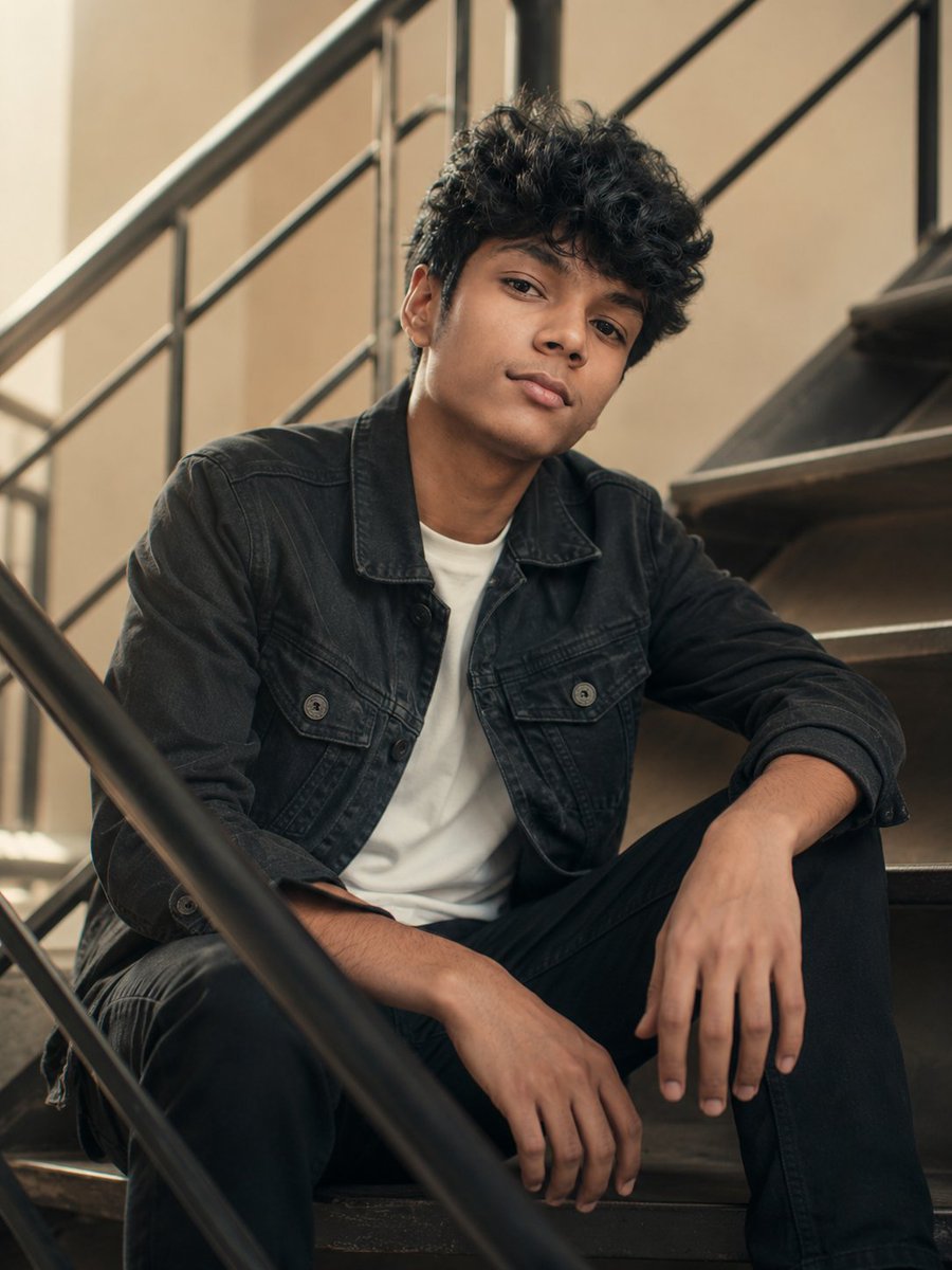 iameddiemittal's tweet photo. ⚡Building my vision one post, one edit, and one idea at a time. 🎬✨

#ContentCreatorIndia
#InstagramGrowthTips
#VideoEditingLife
#CreatorMindset https://t.co/Qb2sSGYLGW