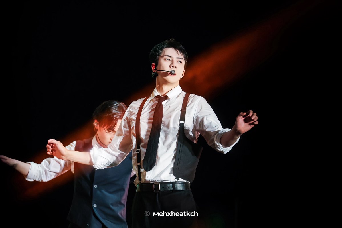 overthehuns's tweet photo. เซฮุนคือศิลปะชิ้นเอกของพระเจ้าจริงๆ 🥺 https://t.co/DsfVGpw0bT
