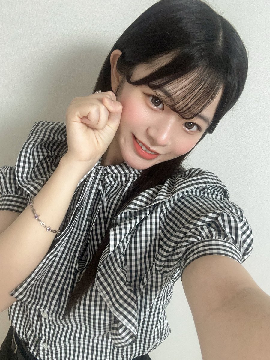ayami__0531's tweet photo. ｵﾊﾖｳｺﾞｻﾞｲﾏｽ( ¯⌓¯ )ᐝ
今日も雨😨晴れて欲しいぃぃい🔆🥹
今日は〜6限まで授業の日なので頑張ってきます🍀
英語のテストも全力出せますように🙏🏻🎀
いってきます(｡･ω･)ﾉﾞ
みんなも無理しすぎないようにね😌
応援してる💖
#あやみん #大学生 https://t.co/CX3hvxR38x
