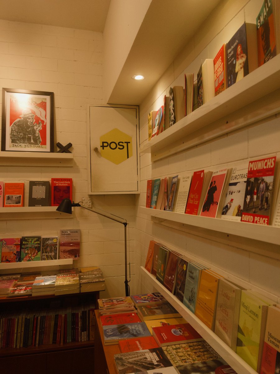 ohbitterwine's tweet photo. -- my places to go ￼

fall in love with this place because SERU BGT, banyak tenantnya. mulai dari makanan, toko-toko barang vintage, kopi-kopian, toko vinyl, thrifting, dan raja terakhirnya ada Post Bookshop di sini which is one of my favorite book store 📚

📍pasar santa, jakarta selatan