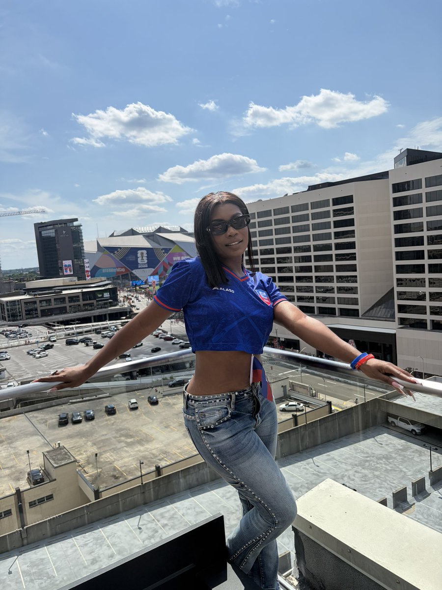 rutshelle's tweet photo. Mèsi, Ayiti. 🇭🇹
Nou fè m reve, nou fè m kriye, men pi wo pase tout bagay, nou fè m kwè. ❤️
Mwen fyè de chemen n ap trase ansanm.
@fhfhaiti, travay la pap janm kanpe.
Yon sèl ekip. Yon sèl nasyon. Yon sèl Ayiti. 🇭🇹 https://t.co/YzaJjNjHIZ