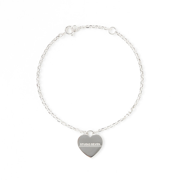 _STUDIOSEVEN's tweet photo. 【Pickup Item】  

Plate Heart Bracelet SLV
¥15,400 tax in  

ハートのプレートにSTUDIO SEVENのブランドロゴが刻印されたシンプルながらも存在感のあるブレスレット❤️💎

〈ONLINE〉 
https://t.co/kL6p9nY5so

#STUDIOSEVEN 
#スタジオセブン https://t.co/NxjNumLouM