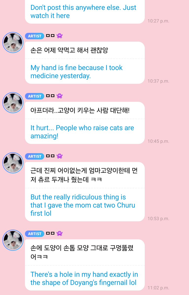 godmitzu's tweet photo. Momo explaining the bandages on her hands were from feeding a stray kitten, but the kitten's mom scratched her hand with a nyan nyan punch even though she fed her first 😭 https://t.co/pGIOOZlGXi