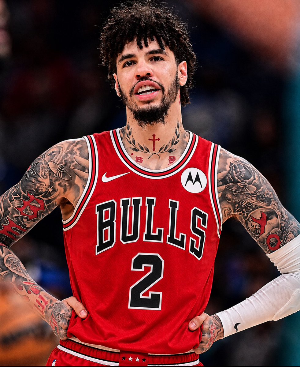 Bullsfans's tweet photo. Josh Giddey + 2nd rounders for LaMelo Ball.

Get it done Bryson. 

Ball with Buzelis/Caleb Wilson 🔥 https://t.co/J16a9fwYEf