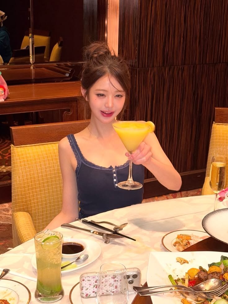 ihw1009's tweet photo. ㅤㅤㅤ ㅤㅤ ㅤ🪽 ⁀ ˳

ㅤ ㅤᨳ   hey d!ve, wonyoung böt aquí,       
     para recordarte lo mucho que te 
               quiero y hacerte feliz

ㅤㅤㅤㅤㅤ— ୨୧ https://t.co/u3kVbqvHOA