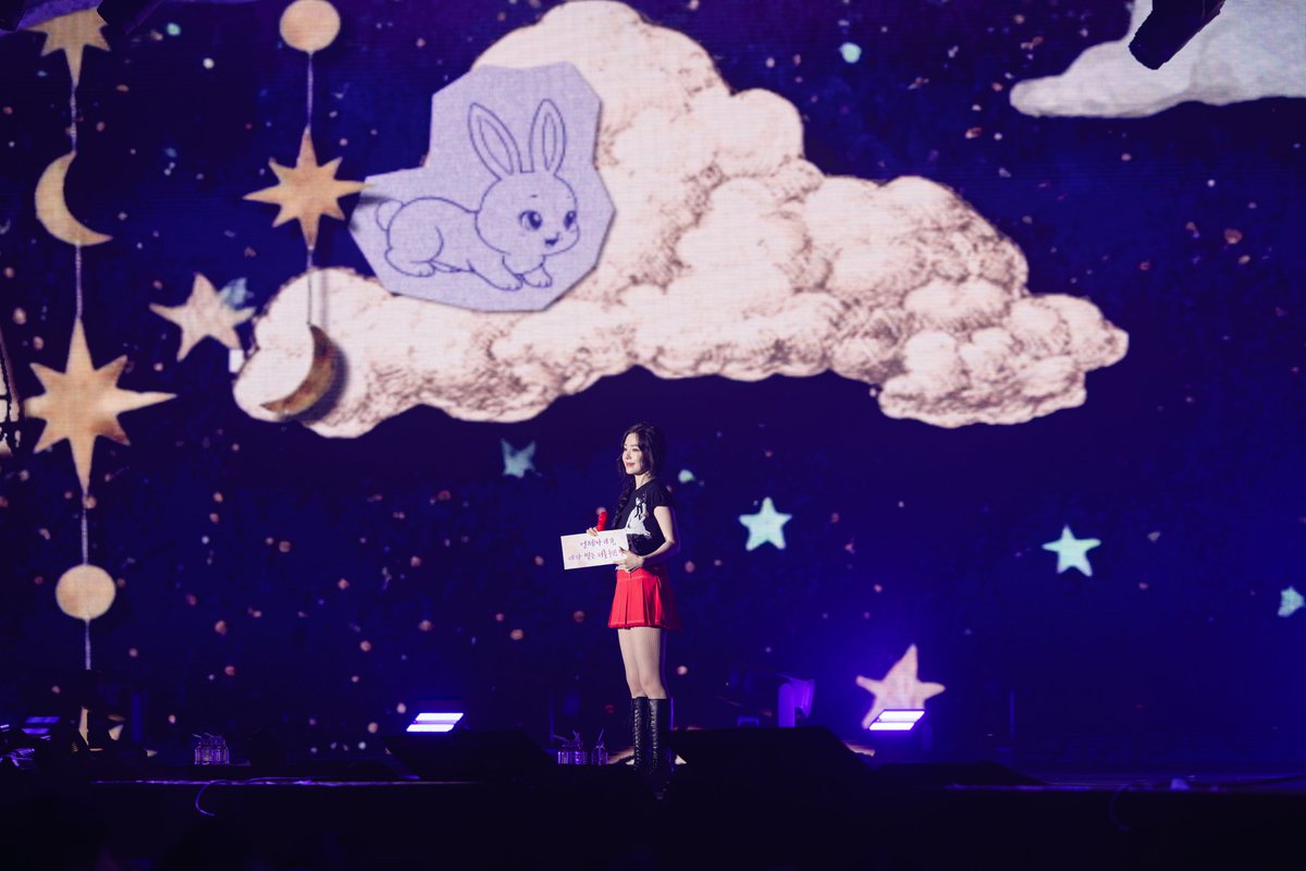 showoffice2023's tweet photo. 2026 IRENE ASIA TOUR [ I-WILL ] in TAIPEI

IRENE首次的SOLO演唱會
台北站非常榮幸成為海外巡演的第一站！
各位樂比的應援聲真的大大給力
因為大家滿滿的愛與支持，
也讓IRENE一次又一次露出幸福又滿意的笑容(˘︶˘).｡.:*♡

月亮之所以閃耀，是因為我們始終陪伴在彼此身邊
愛之所以動人，是因為無論相隔多遠，
我們總會循著月光找到彼此並且再次相遇。
謝謝IRENE來到台北，
也謝謝每一位樂比與我們一起完成這場美麗的約定。

期待下一次，在同一片月光下，再次相見🌙

🔗活動照片連結https://t.co/kTLxm4XJmZ

#IRENE
#RedVelvet
#IRENE_IWILL #IRENE_ASIA_TOUR
#IRENE_IWILL_in_TAIPEI
#SHOWOFFICE