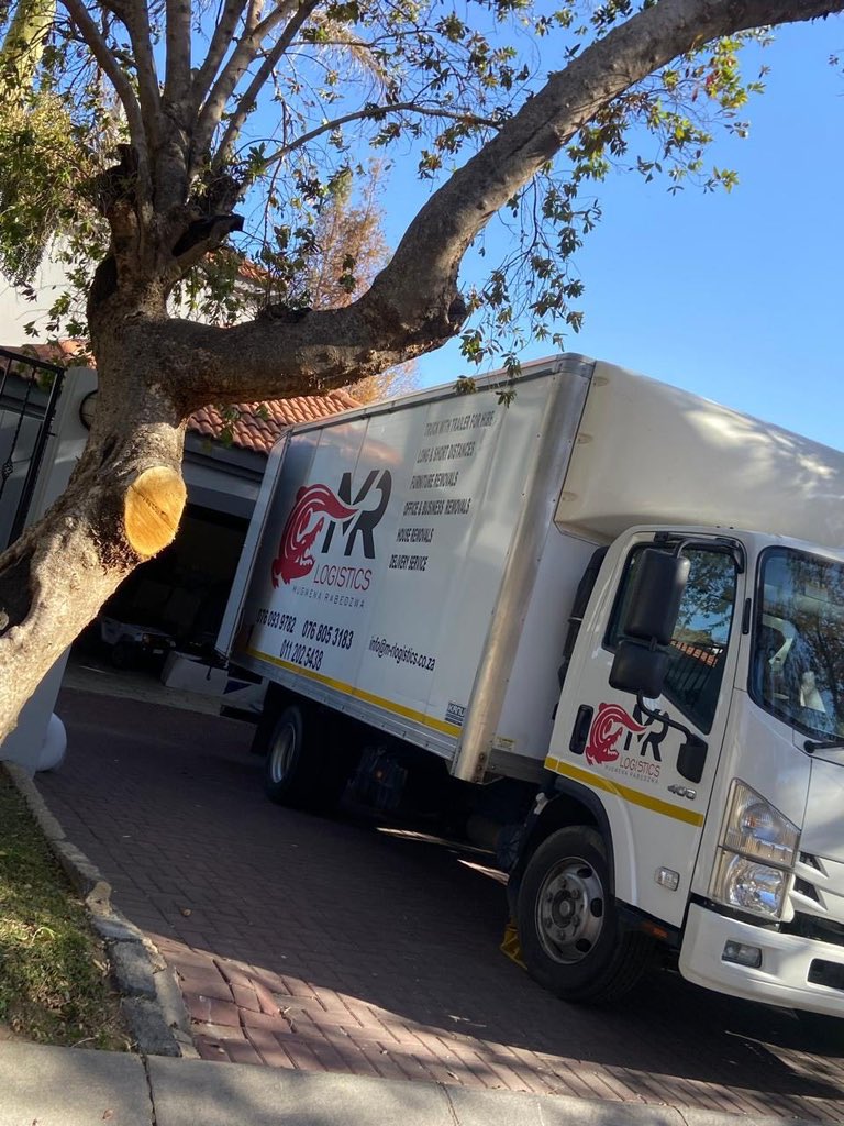 Murahpie's tweet photo. Moving house? Relocating offices? Let M_R carry the load.    Our Fleet offering has a wide range of vehicles that include bakkies and trucks to accommodate all your relocation needs.  📞:  076 093 9782

 #BafanaPride https://t.co/AYVMqpnemN