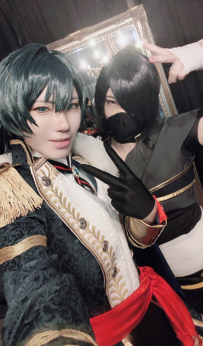 tmh_cos's tweet photo. ※cos
⚠絶対に有り得ない記念写真

嬉しかったので見て見て～！

撮影の為に少しだけ🥷着てもらって嬉しさ隠しきれない顔をしている自分😌からの3枚目
🦊コンラッド https://t.co/PR2l7DGjWr