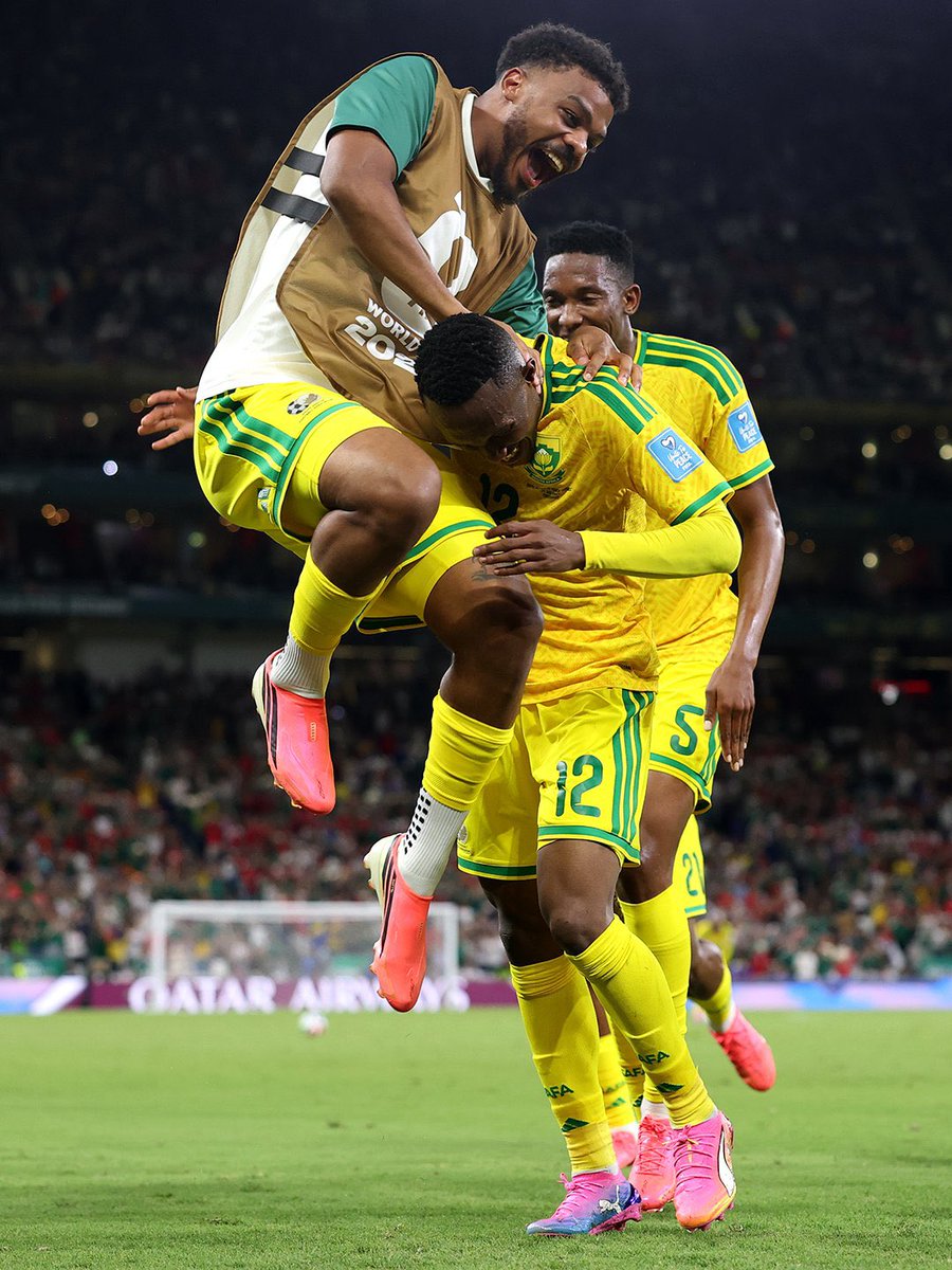 AssUnderG's tweet photo. In South Africa our Land!!!
Oh what a time 🙌🏾🙌🏾🙌🏾🙌🏾🇿🇦🇿🇦🇿🇦🇿🇦#FIFAWorldCup https://t.co/XnuWdzwXc3