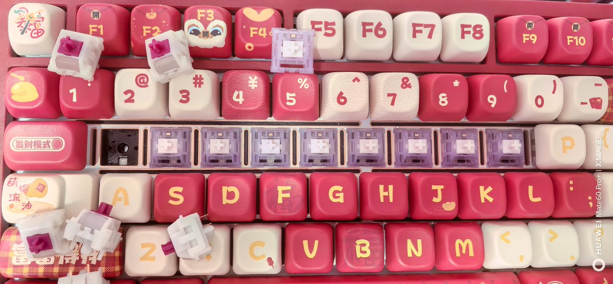 33paradox's tweet photo. キーボードをスイッチ交換した。😃 https://t.co/bWD5nJYQY4