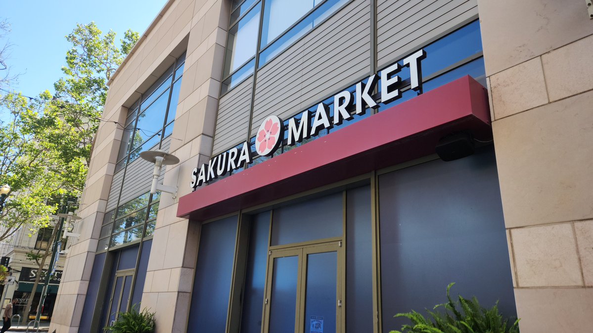 kron4news's tweet photo. Now Open: Japanese market-style convenience store debuts in downtown San Jose

Imagine a 7-Eleven that only sells Japanese and other Asian products -- but it also has a beauty section, sushi bar, ramen station and a bar for alcoholic beverages.

Here's a look inside: https://t.co/wobR8xW7VL