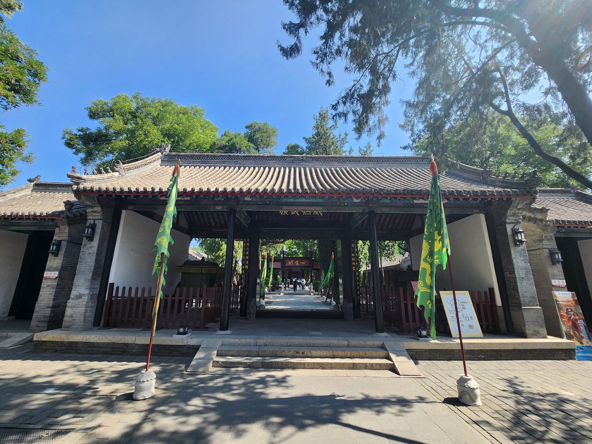 Jiaofeng3's tweet photo. 昨天中午从沈阳驱车800多公里来到河北保定，今天早上吃保定名吃:驴肉火烧，然后逛保定直隶总督署——赴一场清代旧梦😃 https://t.co/yLgYLmhI6u
