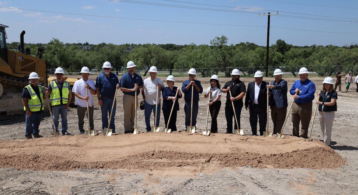 Region15ESC's tweet photo. We broke ground on the expansion of our conference center! As the needs of our districts continue to grow, so do we. 

We’re creating a larger space to provide professional learning, collaboration, &amp; opportunities for the educators &amp; students we proudly serve across our region. https://t.co/LPG4zWCkIw