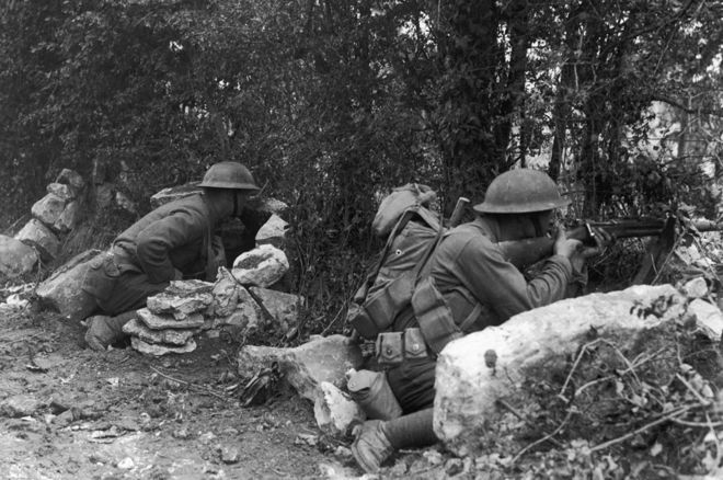 URDailyHistory's tweet photo. 26 June 1918: During the #German Spring Offensive in World War I, Allied forces under U.S. General John J. #Pershing and James Harbord defeat Imperial German forces under Prince Wilhelm, German Crown Prince in the Battle of Belleau Wood. #WWI #History #OTD #ad https://t.co/UAPZ9oFgzr