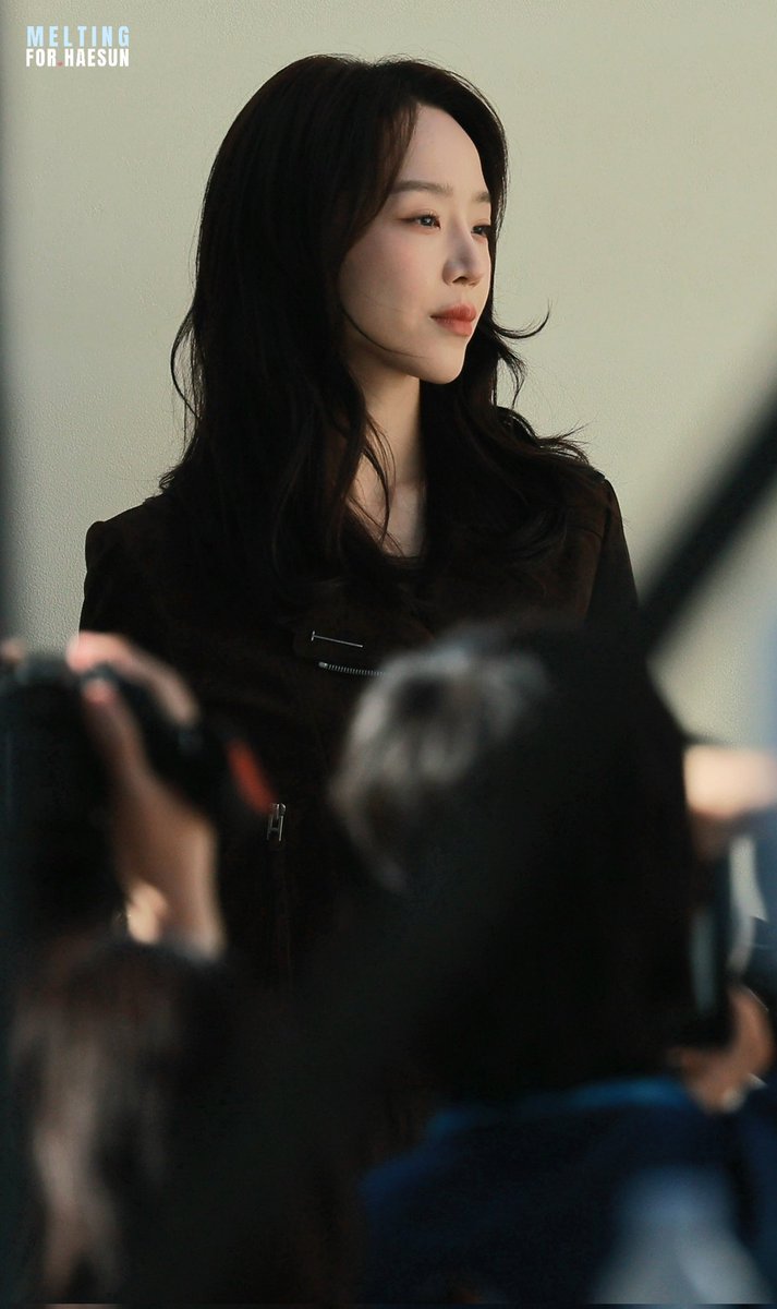melting_shs0831's tweet photo. 260624 톰포드 행사 🤎

바라만봐도 설레는 용안이다 🥰

#신혜선 #shinhaesun #톰포드 https://t.co/0AfhGbk52V