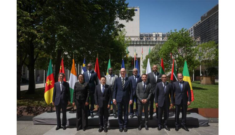 mouradiment's tweet photo. Le ministre des Affaires économiques et du Développement, M. Abdallahi Ould Cheikh Sidiya, a participé à la 13ᵉ édition du Forum de Paris (Club de Paris), tenue dans la capitale française, à l’invitation de son homologue français. 🇲🇷🇫🇷🤝📈 https://t.co/qs1zHSoHwi