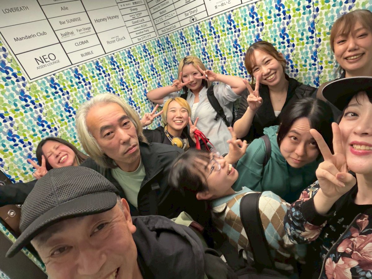 kunikado's tweet photo. 本番が一ヶ月後に迫ってきました。
個性豊かなメンバーが揃っております。
先日は親睦会が6次会まで行われました。ばかかな。
ご予約お待ちしております。

https://t.co/BwzLS4BPnz

#もえぎ色ワンダー https://t.co/OBkNn86aSD