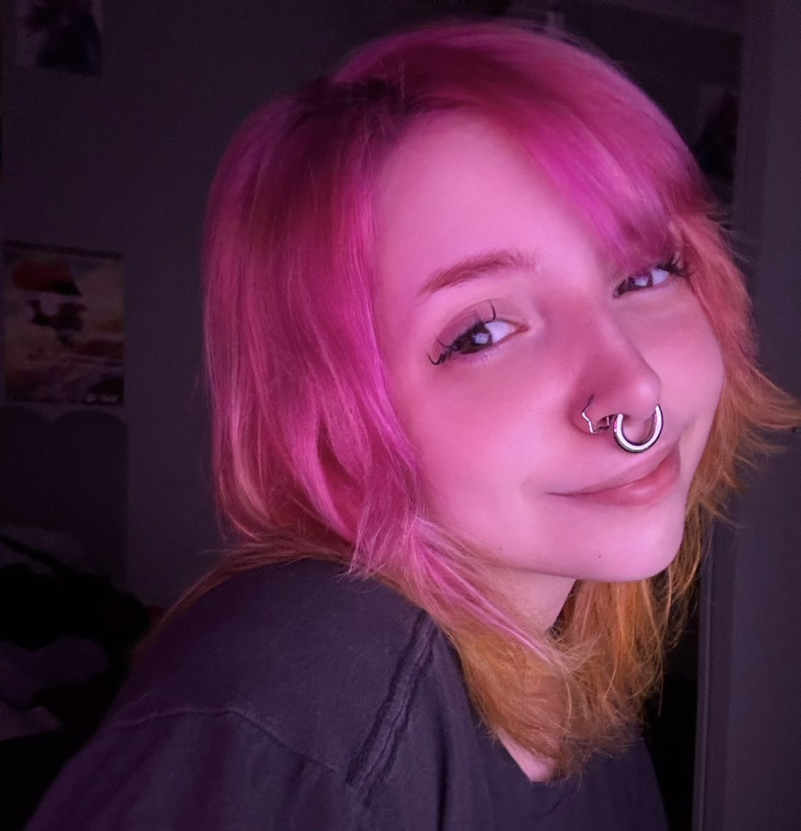 ratitoons's tweet photo. o tamanho que esse piercing esta agora ninguem pode prever https://t.co/mPUca7W1Yf