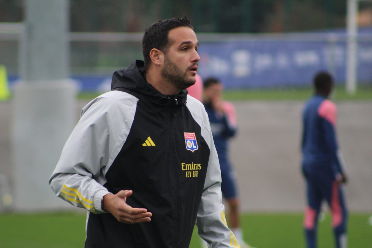 OL__Plus's tweet photo. Damien Della Santa : "À l'#OL, certains joueurs m'ont appris autant que je leur ai appris"
#DellaSanta #Ex_OL
(O&L : https://t.co/NyEFPibaAk) https://t.co/CJQHHpHPzi