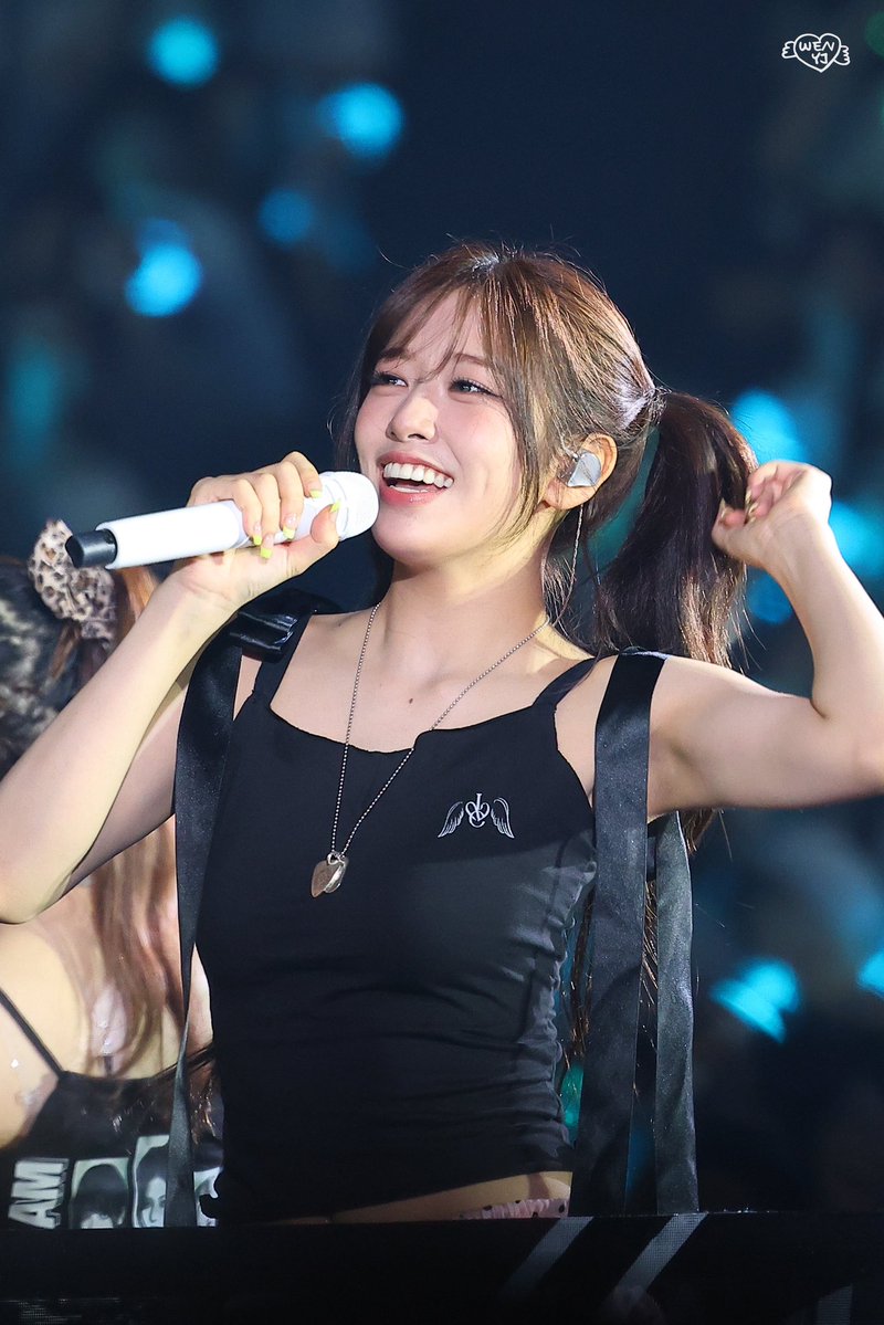 miamiz_one's tweet photo. OMG YUJIN WITH PIGTAILS 😭😭😭 SO CUTE 🥹🫳 https://t.co/RIL8DwECdh