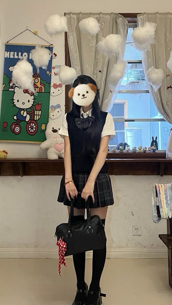 KMxiaonini's tweet photo. 臭美一下嘻嘻。还是多学姿势才能多出片，不是说要多好的📷才能拍出来。#男娘 #CD  #可爱的男孩子 #伪娘 https://t.co/QW4UmXoK4L