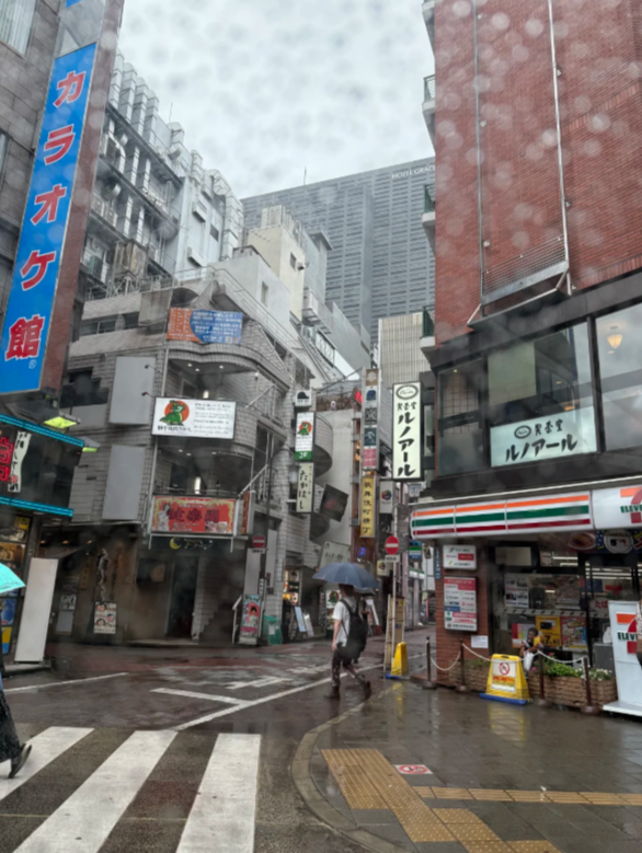 xx_rstan's tweet photo. 雨で移動が面倒だね。 https://t.co/YKxz0am1dI