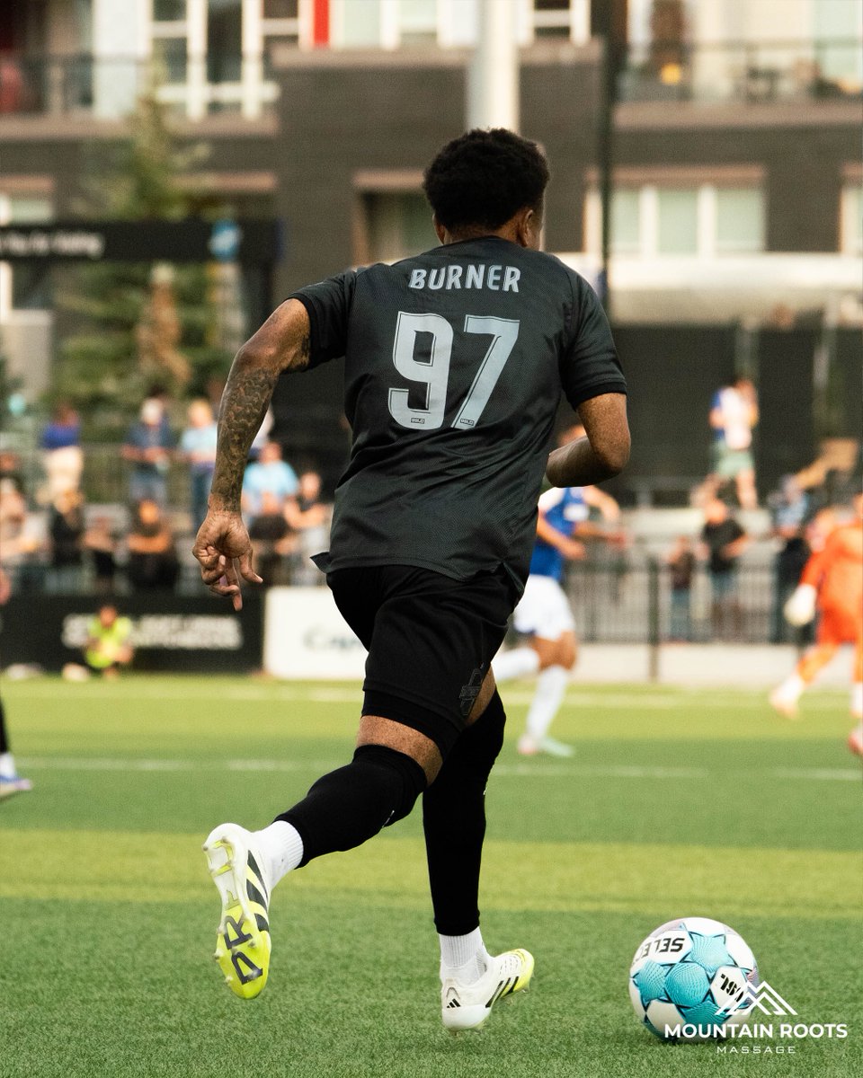 SwitchbacksFC's tweet photo. Matchday photos brought to you by Mountain Roots Massage https://t.co/EMc7QIJPkR