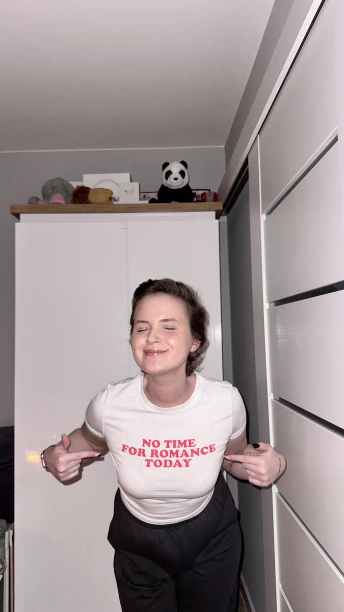 MartaT805's tweet photo. This shirt is testing your confidence. 😘
Tell me something that would make me ignore this shirt. 😉

#Dating #USA #AmericanMen #XFriends #FollowMe #Vibes #Love #Chat https://t.co/YKxfmXgH4t