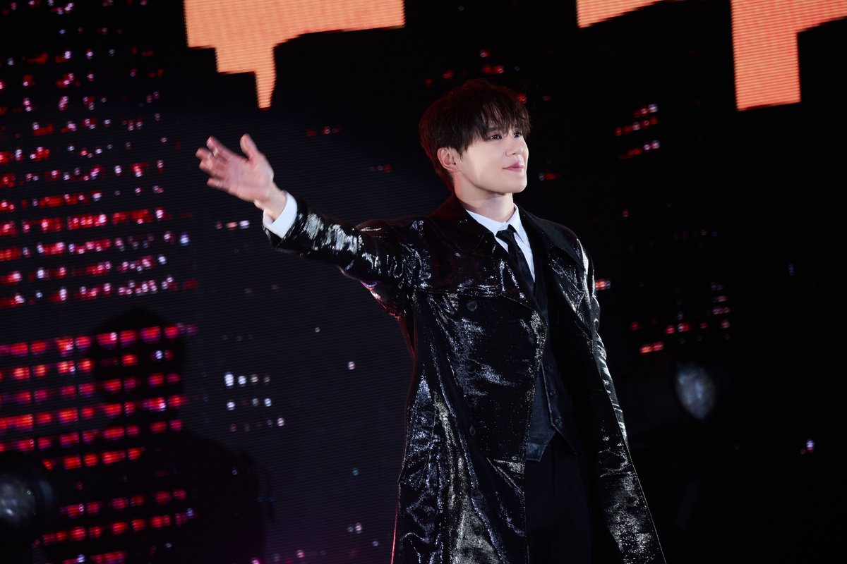kbsworld_enter's tweet photo. “김준수, ‘GRAVITY’ 亞투어 타이베이 공연 성료...
현지 팬들 한국어 실력에 ‘깜짝’”

타이베이 단독 콘서트 성료…현지 팬들의 환호 속 완성된 ‘GRAVITY’

김준수(XIA), 타이베이 공연 성황리 마무리…“앨범 내길 잘했다” 현지 팬들과 감동 재회

[제공: 팜트리아일랜드]

#김준수 #XIA #KIMJUNSU https://t.co/m1dgegq3SX