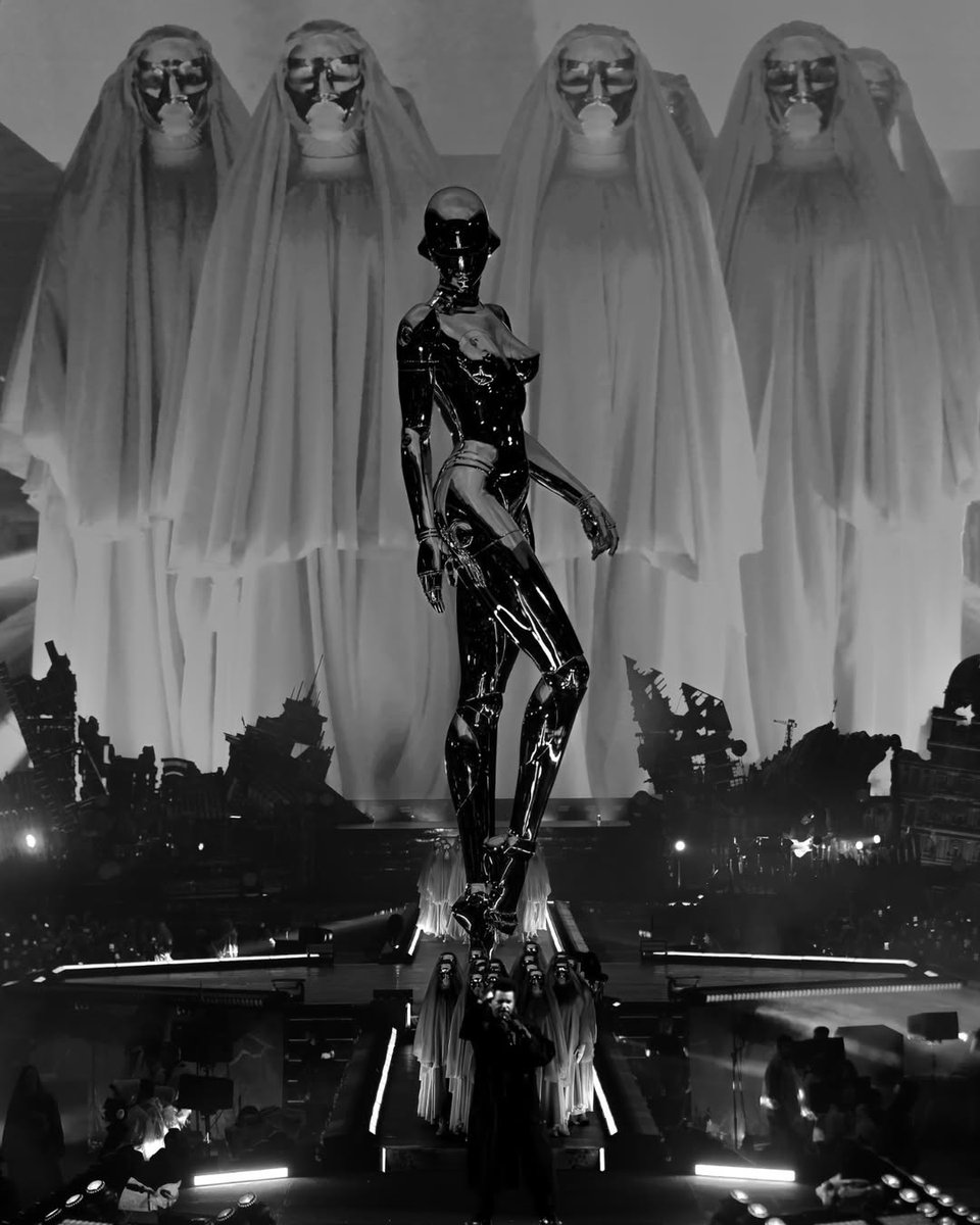 livenationth's tweet photo. เผยโฉมหุ่น ’Sorayama’ ดีไซน์ใหม่จากคอนเสิร์ตของ The Weeknd ที่พร้อมยกระดับประสบการณ์สุดฟินให้แฟนชาวไทยได้สัมผัสความยิ่งใหญ่ใน The Weeknd After Hours Til Dawn Tour
📍เปิดแสดง 11-13 ต.ค. 2569 ราชมังคลากีฬาสถาน
🎫 ซื้อด่วน ๆ คลิกเลย https://t.co/oju5vqOnQP

Get ready to be blown away by a production spectacle like no other! Featuring the brand-new “Sorayama” figure, designed on an even grander scale to elevate your experience and immerse Thai fans in the full magnificence of The Weeknd’s show at The Weeknd After Hours Til Dawn Tour.
📍 October 11–13, 2026 | Rajamangala National Stadium
 🎫 Last chance to get your tickets now! : https://t.co/oju5vqOnQP

#TheWeeknd
#CREEPYNUTS
#AfterHoursTilDawnTour
#AfterHoursTilDawnTourBKK
#LiveNationTero