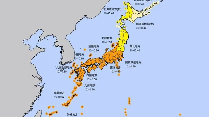 sapporolife2021's tweet photo. 【朗報】
北海道は去年のような極端な暑さはなさそう☀
気象庁の最新3か月予報☂
https://t.co/ZWT0zYSnE1 https://t.co/nI938REdDX