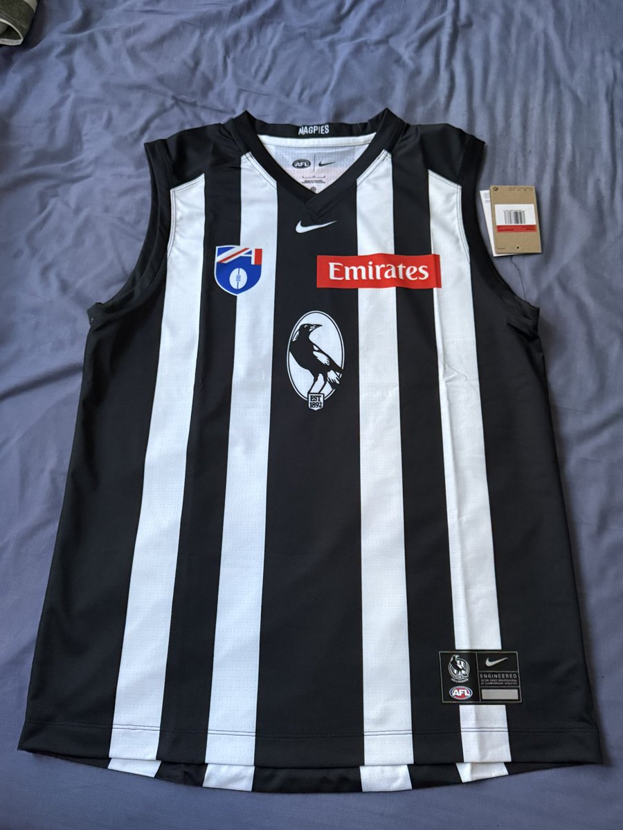 IncrediblyBozza's tweet photo. How good does the Collingwood Retro Round Guernsey look? 🙆‍♂️🖤🤍

Another one to add to my collection 😍

#GoPies #AFL https://t.co/cawyCe64eu