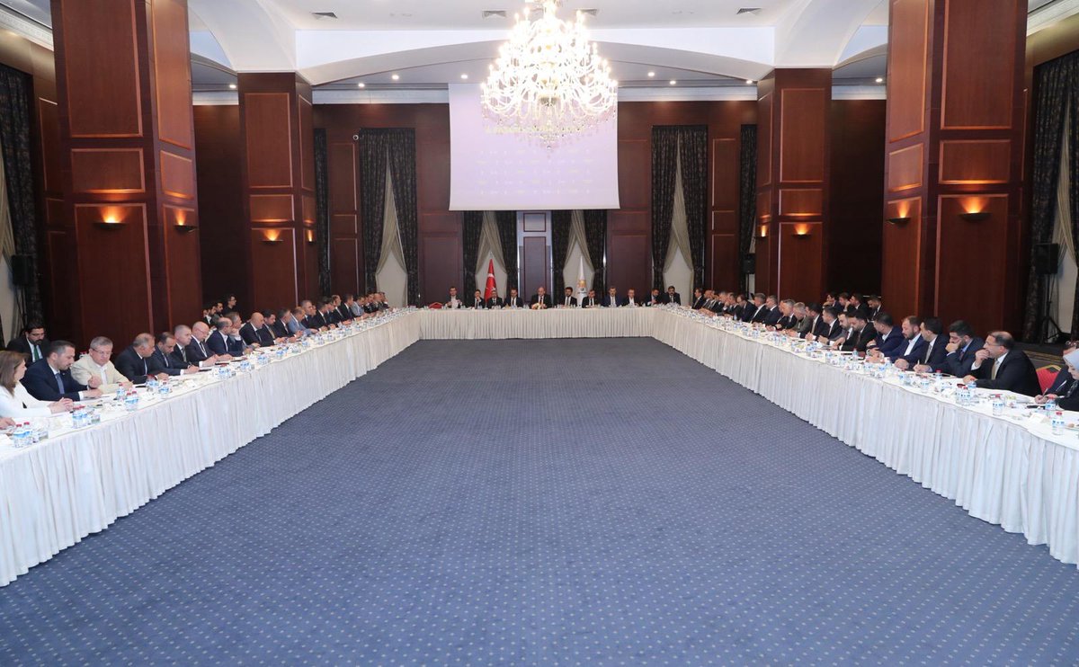 davutgurkan's tweet photo. Genel Başkan Yardımcımız ve Teşkilat Başkanımız Sayın Ahmet Büyükgümüş’ün başkanlığında Daraltılmış İl Başkanları Toplantımızı gerçekleştirdik.

Teşkilat çalışmalarımızı ve sahadaki yol haritamızı istişare ettik. Milletimiz için daha güçlü bir gayretle çalışmaya devam edeceğiz.

@abuyukgumus