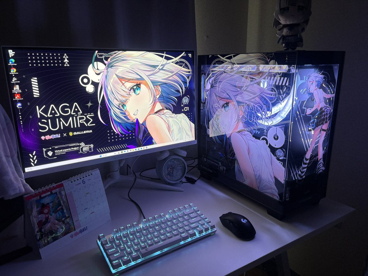hiki_hiro0406's tweet photo. ついに！！！人生初ゲーミングPC届きました！！
光るとイラストの良さが爆発する✨
振り返りの構図可愛すぎるよすーちゃん!!

色んなゲーム触れてみます🎮
楽しみだなぁ〜

色々用意が足りてないですが...これから揃えます！
#花芽すみれ
#ドスパラでこれ買った https://t.co/kdX6kJ9A1n