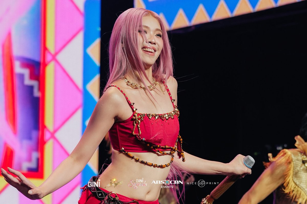 staceyweverse's tweet photo. [📸] #STACEY BINI Signals World Tour 2026 in Manila Day 2 Photo Series — 260625

#BINI #BINI_Stacey https://t.co/SSefTURMgH