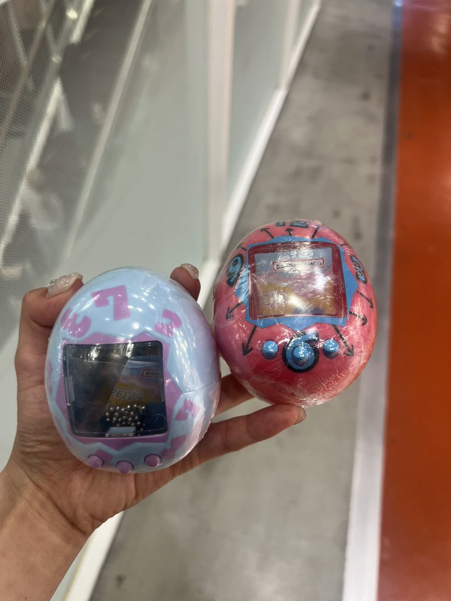 sgrcd_woo's tweet photo. たまごっち　キャリーケースコレクション　ぬいぐるみマスコット　ガチャガチャ　交換

【譲】　画像1

【求】　画像2.3🩷みみっち

大阪手渡し優先＞郵送📮
ピンポイントで難しいと思いますが
条件合う方お気軽にお声掛けください☁️ https://t.co/As9bZ8MRH3