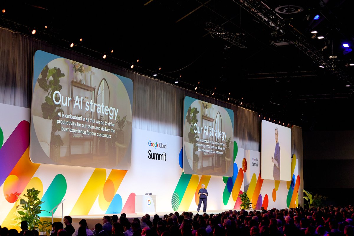 GoogleCloud_ANZ's tweet photo. The question is no longer "what is possible with AI?" — it is how fast we can scale it! 🚀

Thanks to keynote customer speakers from Bunnings, @Atlassian, Transurban &amp; ReachOut for taking the #GoogleCloudSummit Sydney / Warrane stage to explore true scale in practice! 🇦🇺 https://t.co/B67XoDbsFJ