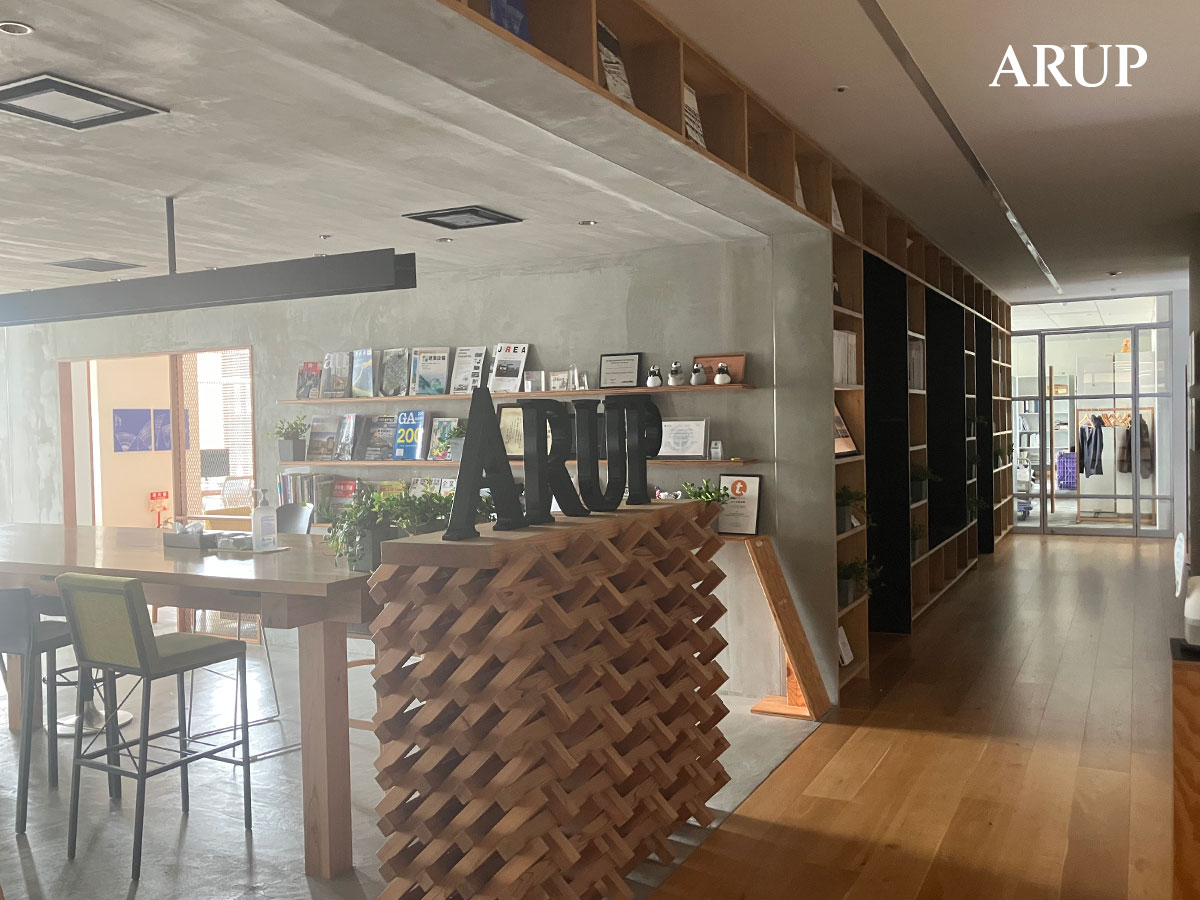 ArupTokyo's tweet photo. アラップ東京事務所では🔅今年も #DaylightHour を実施しました。6月24日の12:00〜13:00の1時間、事務所内の全てのブラインドを上げて、作業などに影響のない範囲で電気照明を調光・消灯し、自然光で過ごしました。DaylightHourの取り組みの詳細はこちらから👉https://t.co/9ZiwSt0d7D https://t.co/qaISKcK4gr