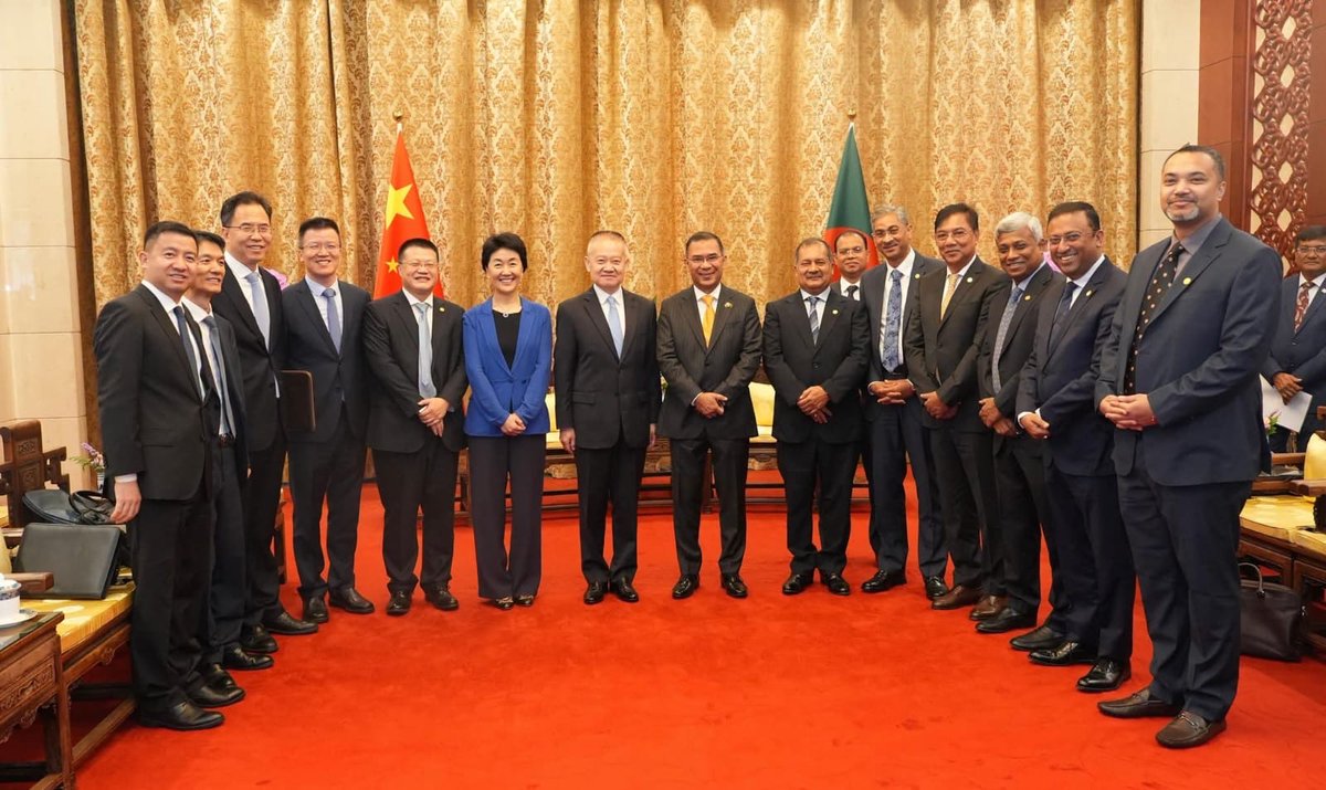 bdbnp78's tweet photo. Liu Haixing, Minister of the International Department of the Communist Party of China (CPC), paid a courtesy call on BNP Chairman and Honorable Prime Minister Tarique Rahman at the Diaoyutai State Guesthouse in Beijing today.

The meeting highlighted the longstanding friendship between the Bangladesh Nationalist Party (BNP) and the Communist Party of China (CPC). Both sides expressed their commitment to further strengthening cooperation in media, think tanks, people-to-people exchanges, and initiatives aimed at improving people's livelihoods.

Hon’ble Prime Minister Tarique Rahman also expressed his expectation of China's cooperation in various development projects, including the construction of the Bangladesh-China Friendship Hospital.

Both sides underscored the importance of deepening BNP-CPC relations on the basis of mutual respect, friendship, and cooperation.

#PM #TariqueRahman #BNP #Bangladesh #China #CPC
#Diplomacy