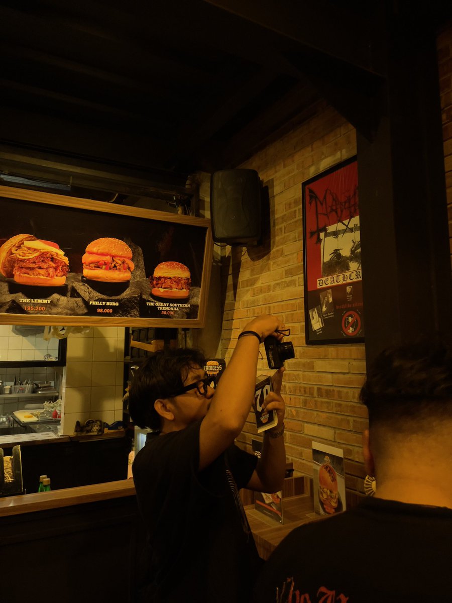 yyykuzz's tweet photo. 🍔📷 https://t.co/VhrVH7JUKd