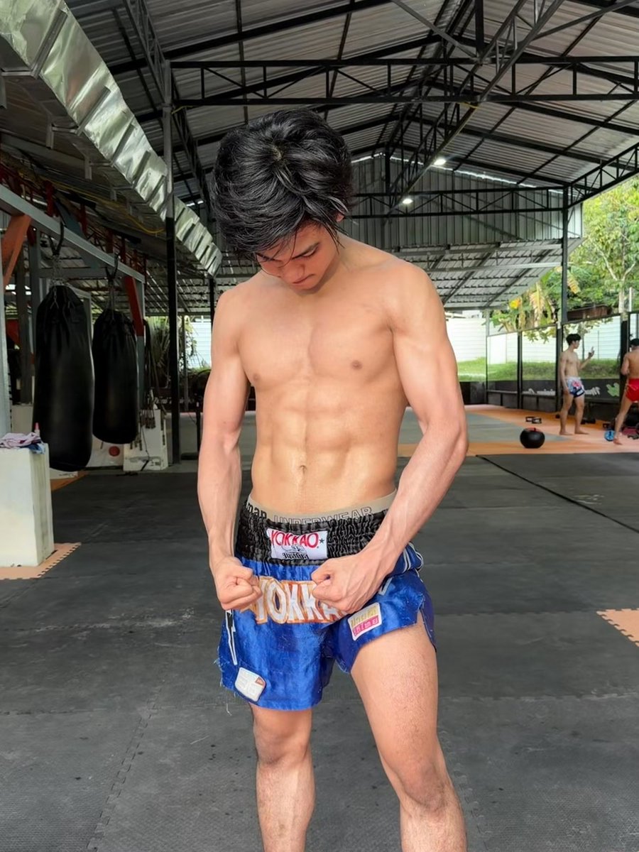 hnkvs11's tweet photo. 😋…แต่ยังไงมันก็ต้องนักมวย…..😊
☺️…ดีต่อใจเนอะ……🥰 https://t.co/0YHpQmf7Sh
