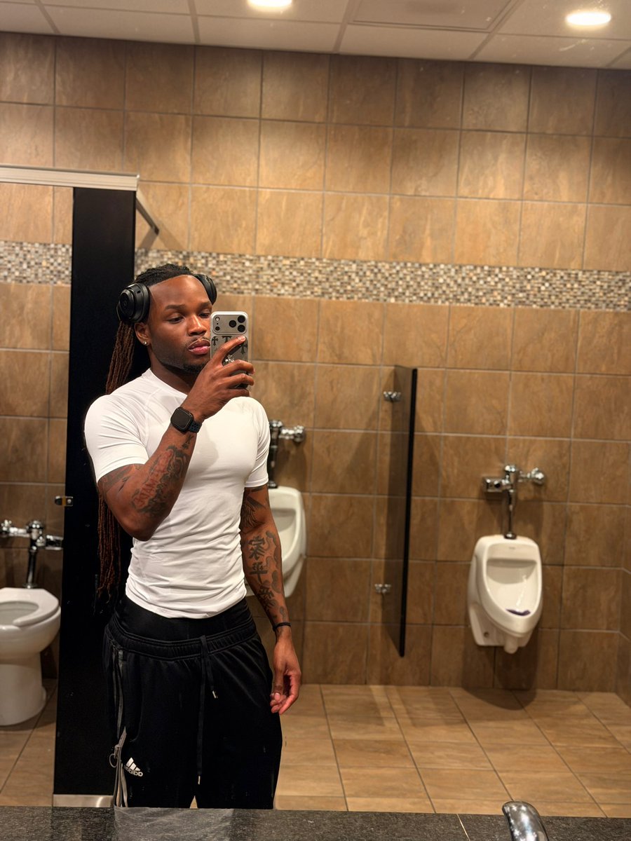 TAJSS_'s tweet photo. 🥥💦 https://t.co/Dkk5igBfd3