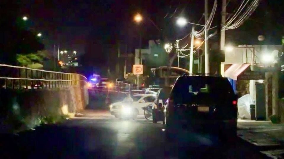 JJDiazMachuca's tweet photo. Mientras @Claudiashein festeja el triunfo de México 🇲🇽 

Asesinan a buscadora en Guanajuato; desde hace cinco años trataba de localizar a su hermana

Patricia Negrete era integrante del colectivo “Una Promesa por Cumplir” y fue víctima de una agresión armada cuando salía de su trabajo en un hospital

@latinus_us
