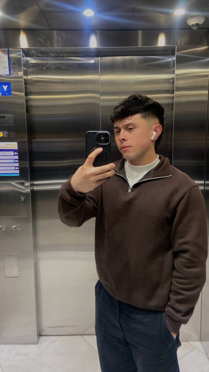 OladipupoTobil6's tweet photo. say something nice, i’ll wait https://t.co/ReCoaAGOOR