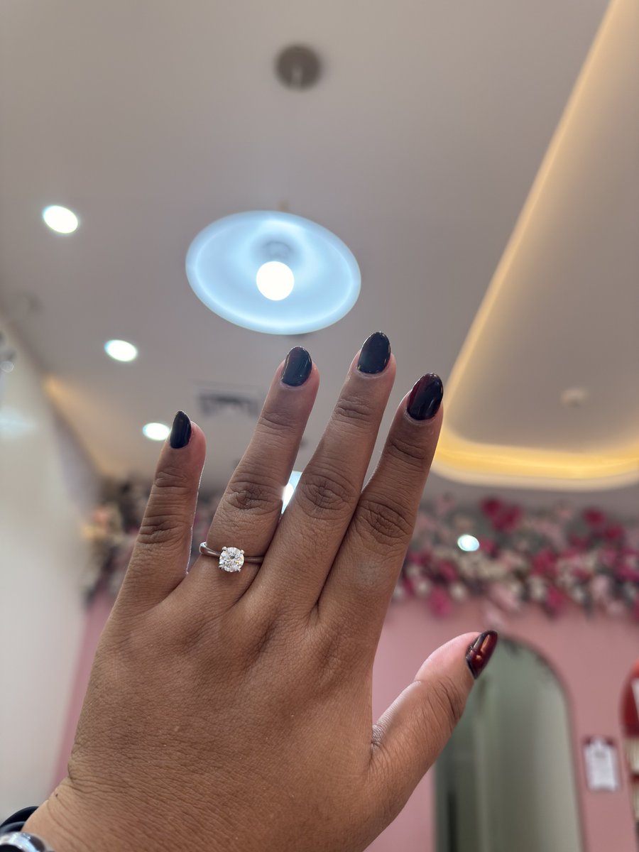 dumpforcolet's tweet photo. The easiest "yes" of my life. 💍

@bini_colet  wag ka mag seselos ha? ikaw padin number 1 ko, pangalawa lang talaga sya 🫣 

Bini! one of your bloom is getting married! 🥹💍 https://t.co/GDTdc2MHHQ