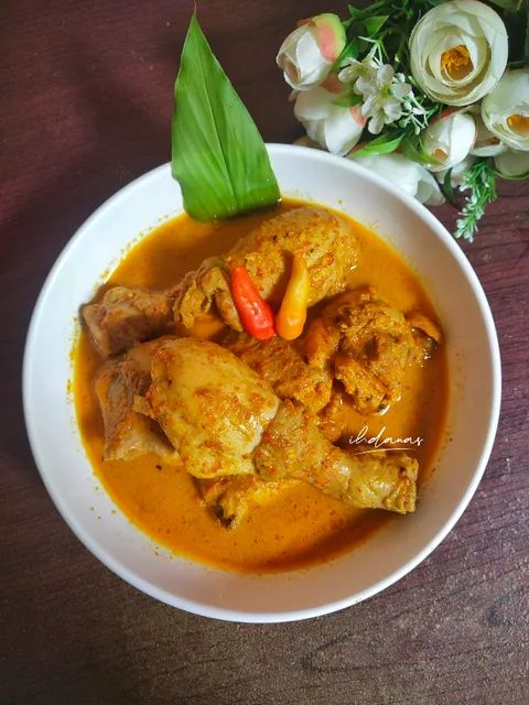 skeptisz's tweet photo. ayam gulai atau ayam pop?

cr: pin https://t.co/GrYB9wJHsj