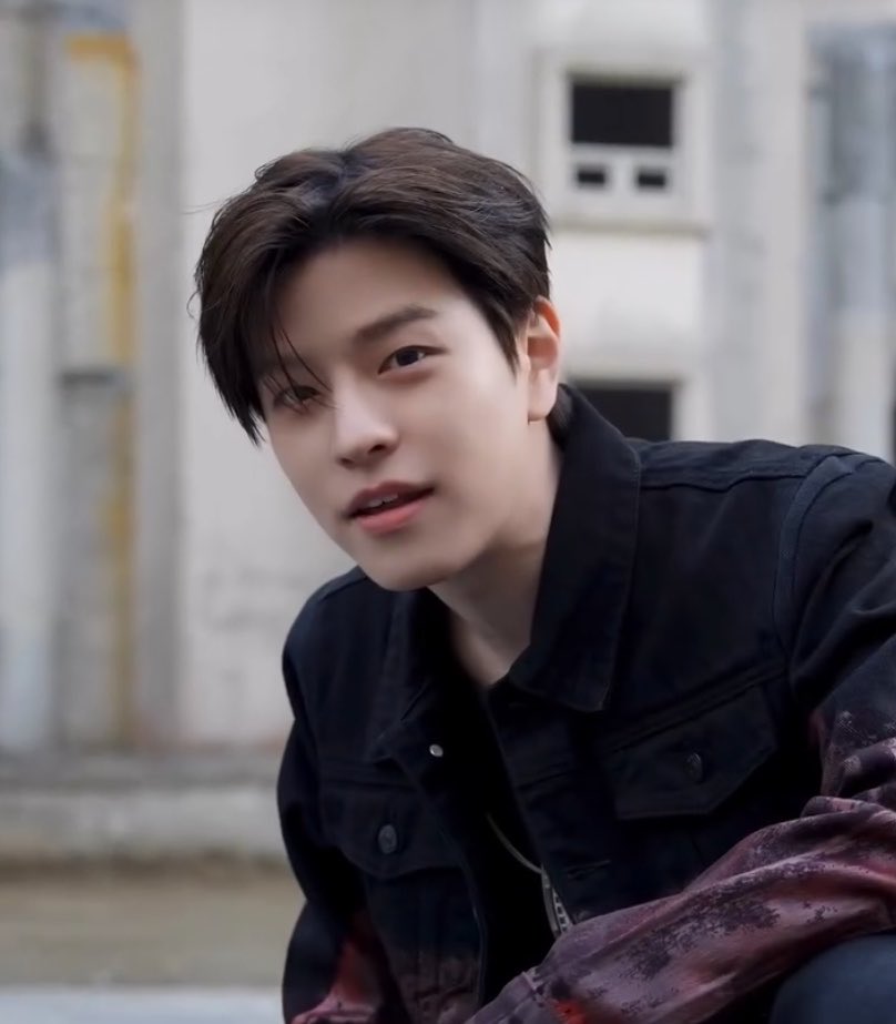 SEUNGM1NE's tweet photo. RUN IT #SEUNGMIN SO GORGEOUS SO HANDSOME😭😭😭🤍🤍🤍 https://t.co/3w6j7cMron