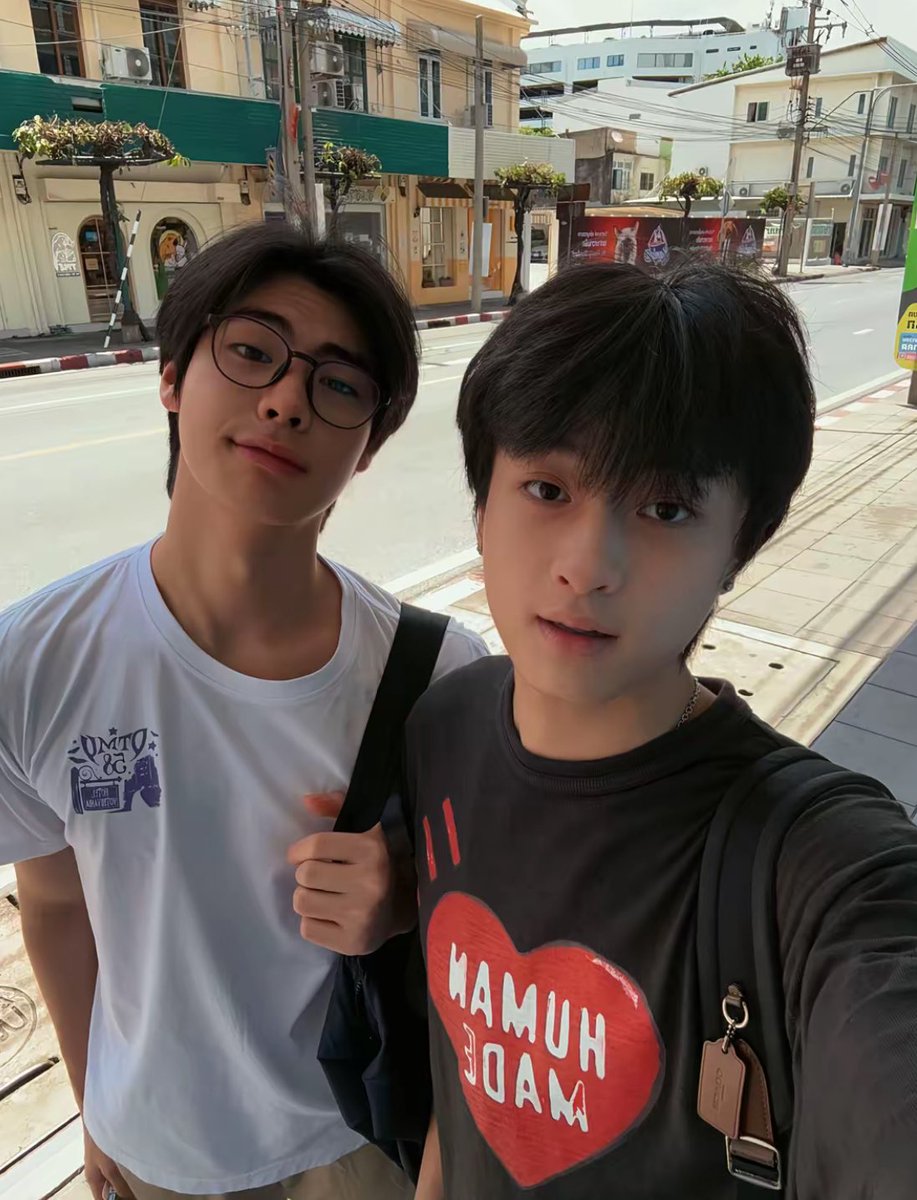 qwr8ach's tweet photo. ตอนแรกจะไปจีนละสักพักจะแวะญี่ปุ่น พอถึงไทยแล้วเป็นไง เดทดิครับโบร๋ https://t.co/vEpAtYwg0Z