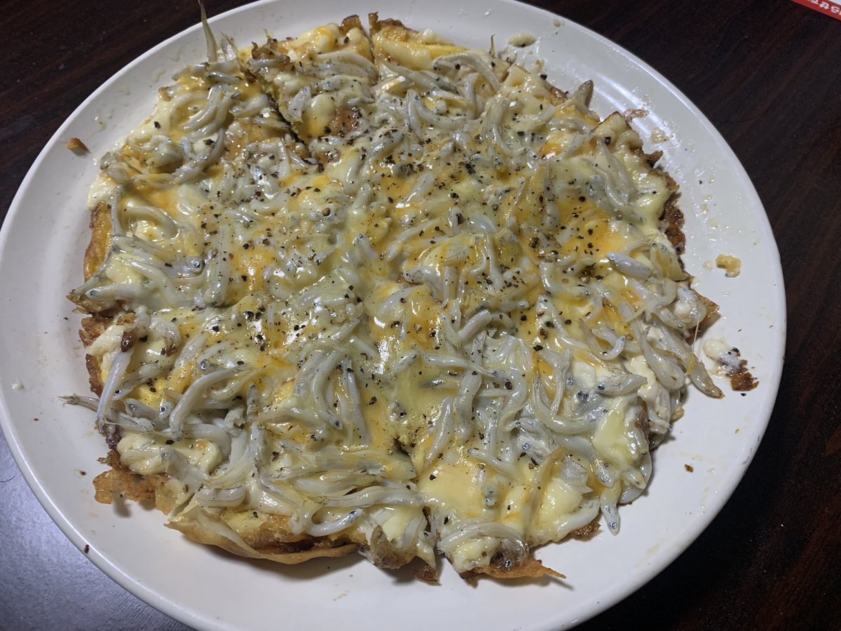 saitaaaama's tweet photo. 今日のランチ

しらすピザ https://t.co/75ODd4zSnt
