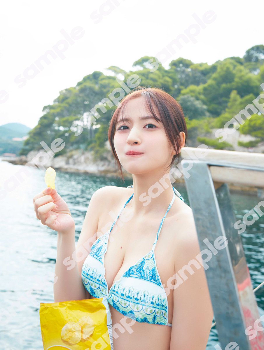 saya_1stphoto's tweet photo. 🇭🇷⋱封入特典ポストカード 第5弾⋰🇭🇷

お菓子を片手に見せる、
やんちゃんらしい自然な表情を切り取った1枚です🥔🤍

#好きのグラデーション
#金川紗耶 #金川紗耶1st写真集
💃Amazon https://t.co/IjsdXAV1Ef
💄楽天 https://t.co/crqqfY8AF6
📸セブンネット https://t.co/Qgqx8r8b5y
👠Sony Music Shop https://t.co/jB6Y7DObVa